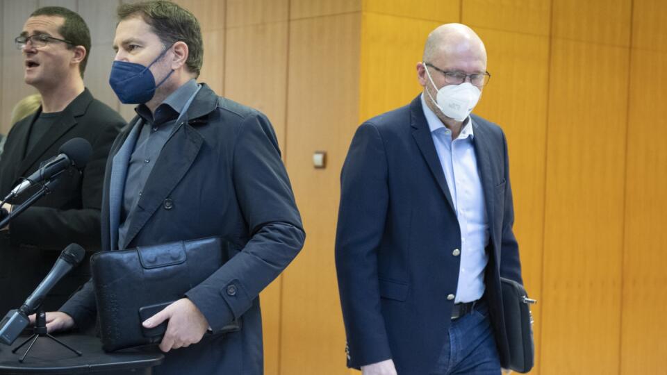 Podpredseda vlády a minister hospodárstva SR Richard Sulík a vľavo podpredseda vlády a minister financií SR Igor Matovič