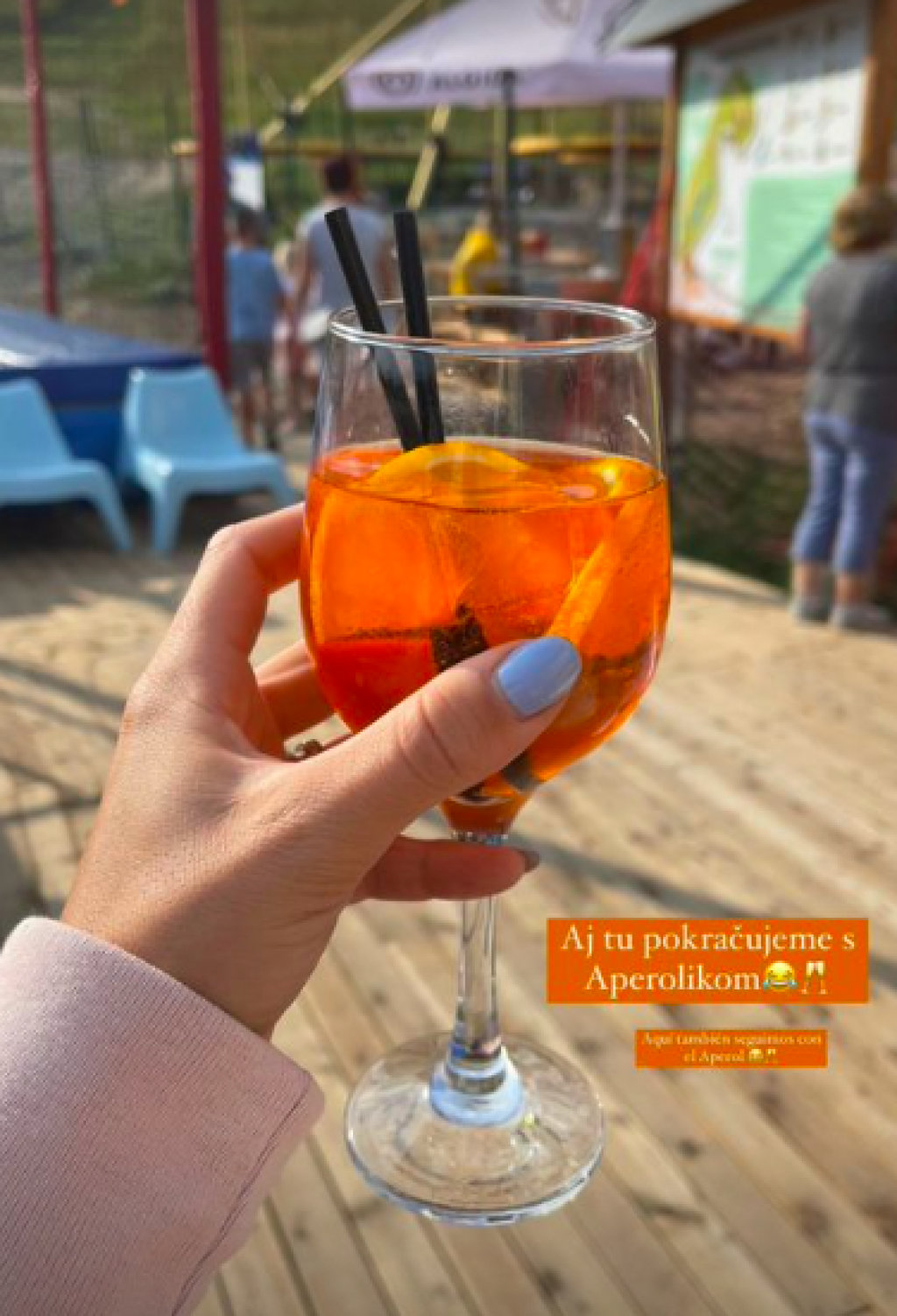 Miška si dopriala aj chutný drink.
