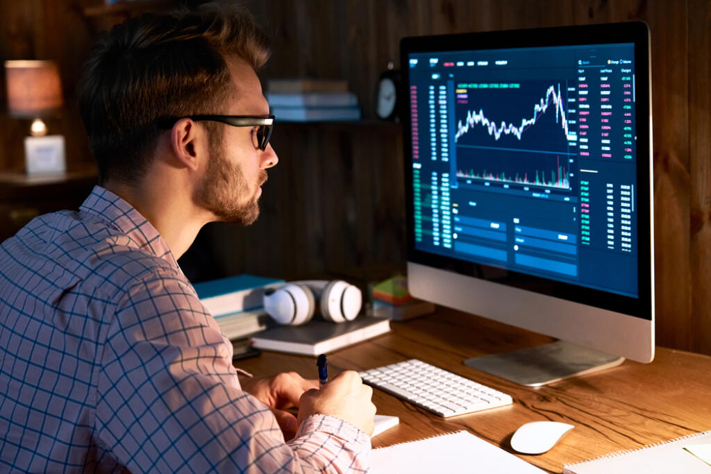 Serious,Business,Man,Trader,Analyst,Looking,At,Computer,Monitor,,Investor