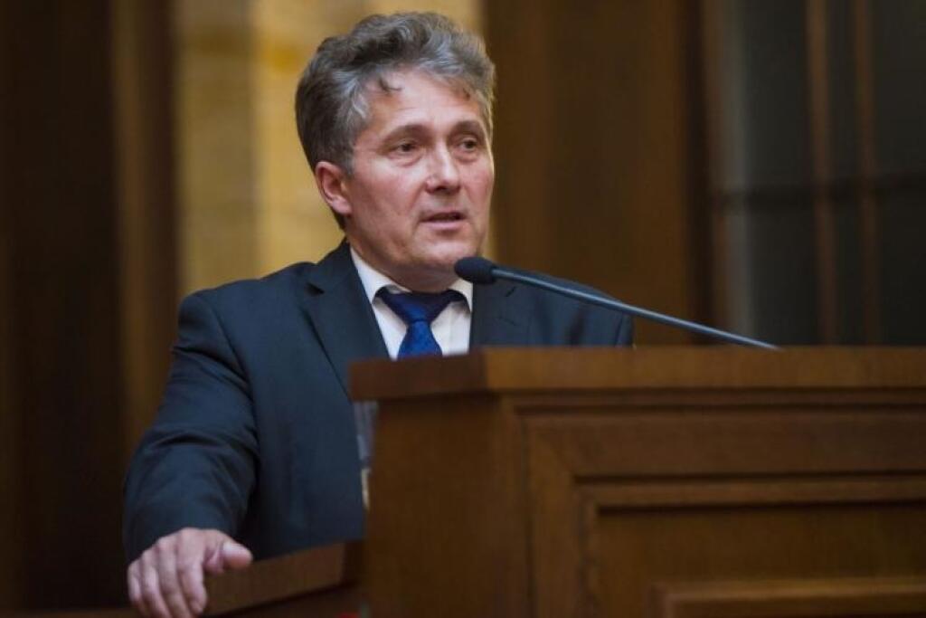 Šéf školského výboru NR SR: Rozumné by bolo odmeňovať učiteľov podľa kvality práce