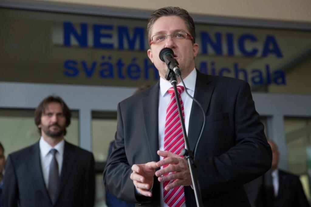 Ako Kaliňák zavádzal pri obhajobe svojej nemocnice