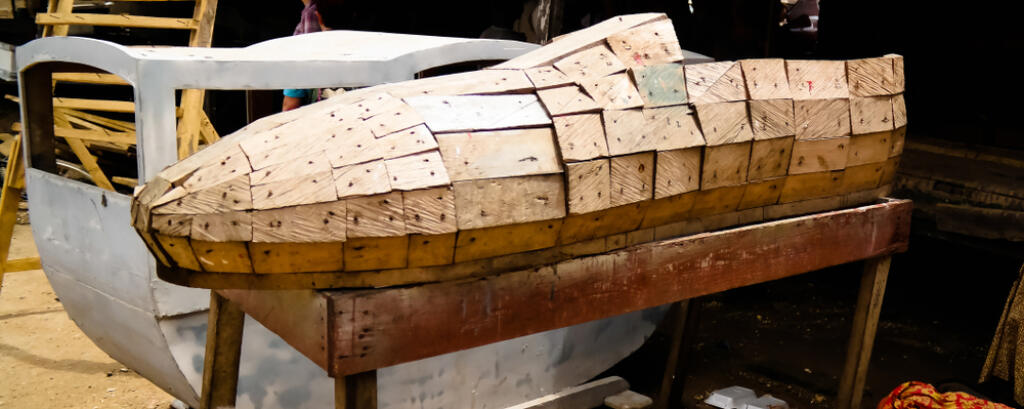 Funny,Traditional,Coffin,In,The,Shape,Of,Profession,,Shoes,,Shoes,