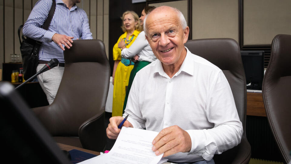 Minister pôdohospodárstva Jozef Bíreš na rokovaní vlády.