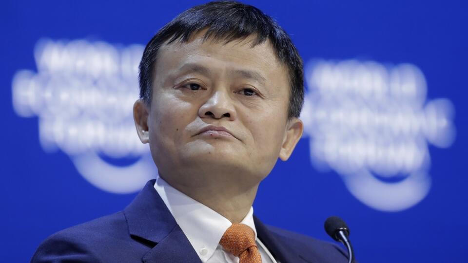 KK12 Davos - Zakladateľ najväčšieho čínskeho internetového obchodu Alibaba Jack Ma počúva na 48. výročnom zasadnutí Svetového ekonomického fóra (WEF) v Davose 24. januára 2018. FOTO TASR/AP
Alibaba founder Jack Ma listens during the annual meeting of the World Economic Forum in Davos, Switzerland, Wednesday, Jan. 24, 2018. (AP Photo/Markus Schreiber)