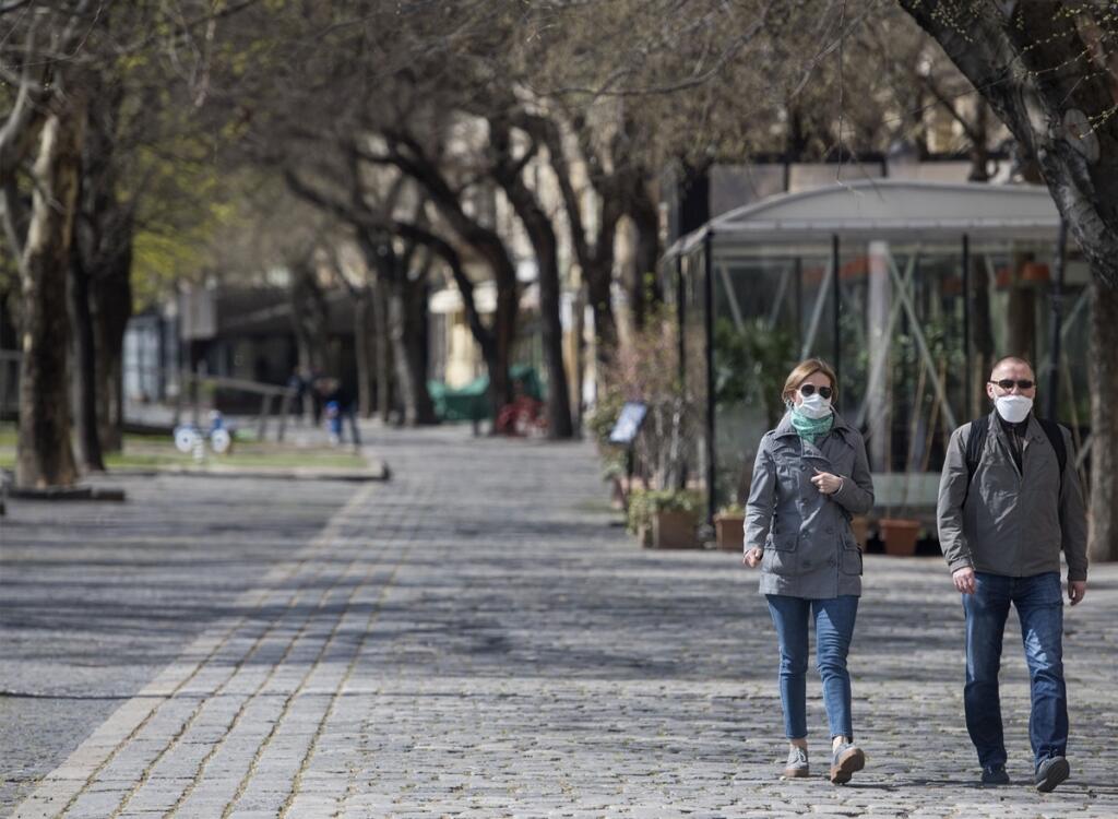 SR Bratislava Koronavís Ulice Prázdne BAX