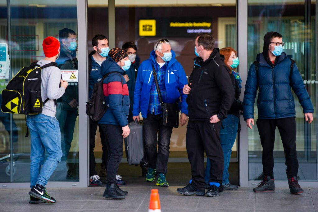 Takto sa domov vracali slovenskí biatlonisti, ktorí z Fínska cestovali vládnym špeciálom.