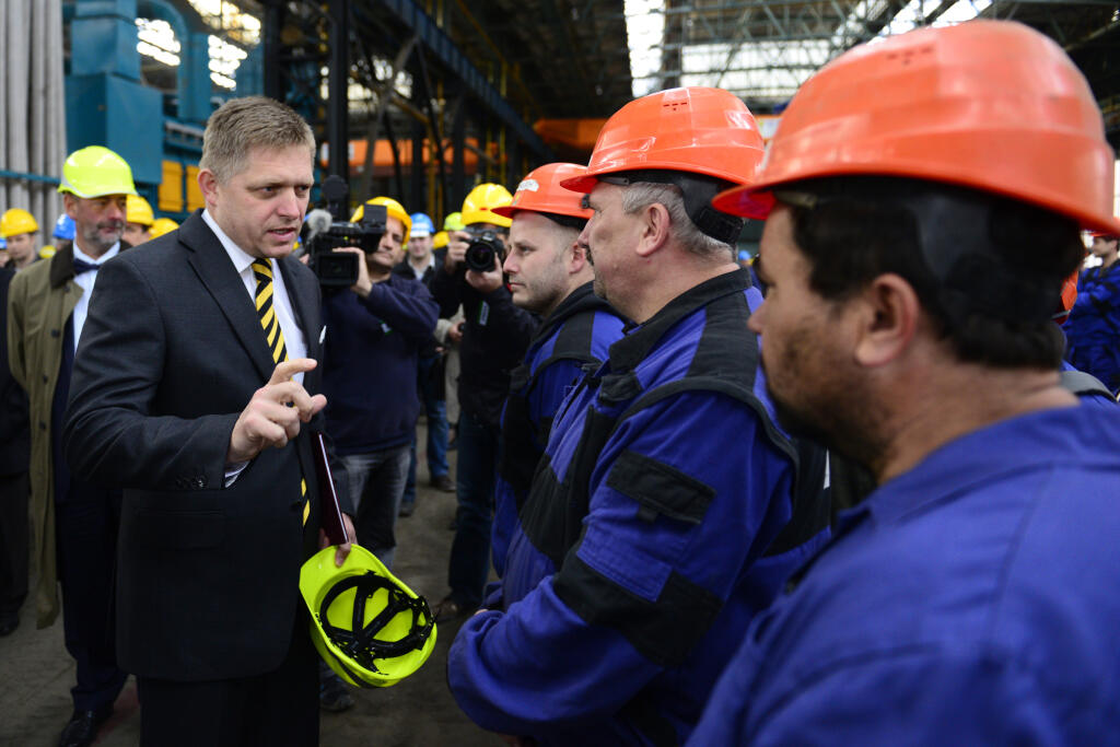 premiér SR Robert Fico pracovníci fabriky