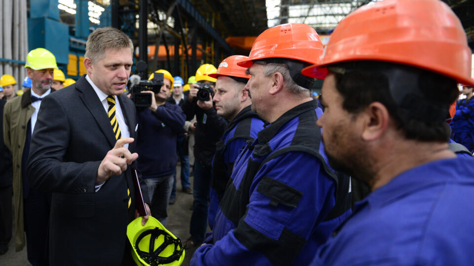 premiér SR Robert Fico pracovníci fabriky