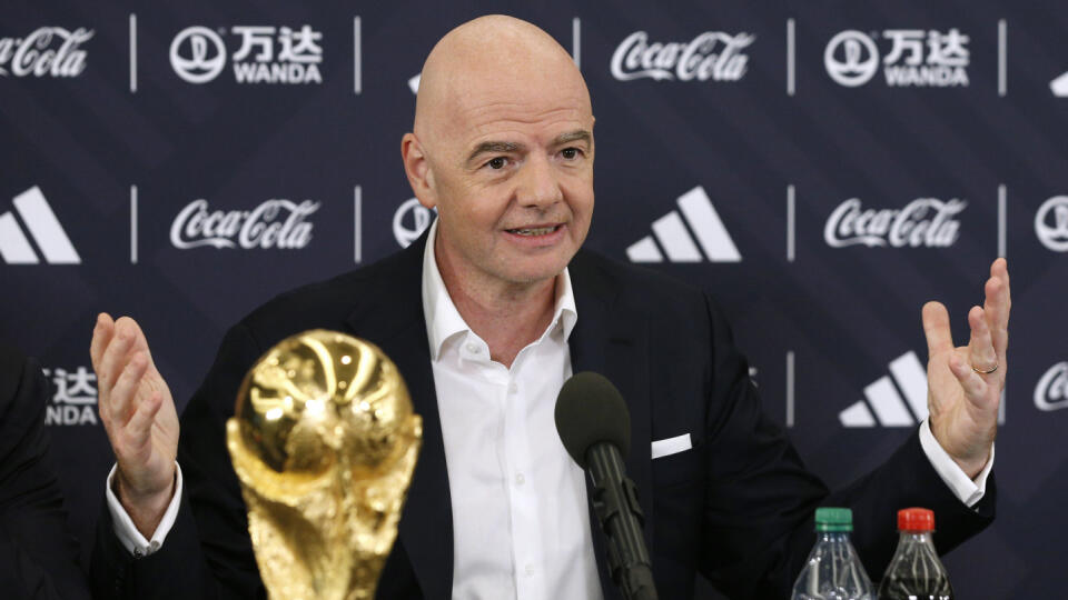 JB 7 New York - Prezident FIFA Gianni Infantino   počas tlačovej konferencie po oznámení dejísk pre MS 2026 vo futbale v New Yorku 16. júna 2022. Futbalové majstrovstvá sveta v roku 2026 sa budú hrať v jedenástich mestách v USA, v troch v Mexiku a dvoch v Kanade. Organizátorské práva získali vo štvrtok od Medzinárodnej futbalovej federácie (FIFA) americké mestá Atlanta, Boston, Dallas, Philadelphia, Houston, Kansas City, Los Angeles, Miami, New York/New Jersey, San Francisco a Seattle, v Mexiku 