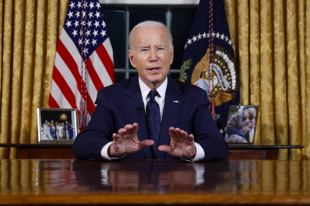 JB 18 Washington - Americký prezident Joe Biden rozpráva z Oválnej pracovne Bieleho domu vo Washingtone 19. októbra 2023 o vojne v Izraeli a na Ukrajine. Palestínske militantné hnutie Hamas i Rusko majú spoločné to, že obaja chcú vo svojom susedstve 