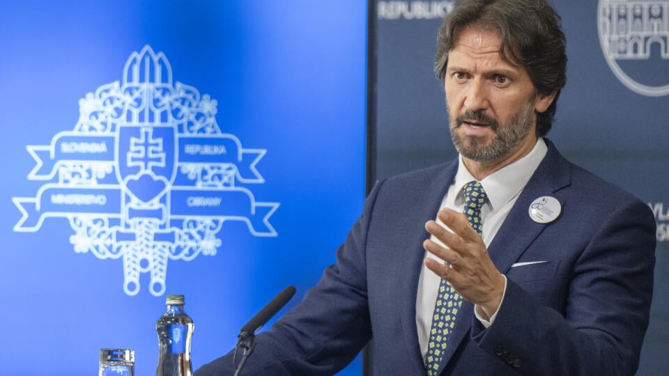 Na snímke podpredseda vlády a minister obrany SR Robert Kaliňák (Smer-SD) počas tlačovej konferencie k celoštátnym oslavám SNP po 45. schôdzi vlády SR 21. augusta 2024 v Bratislave. FOTO TASR - Martin Baumann