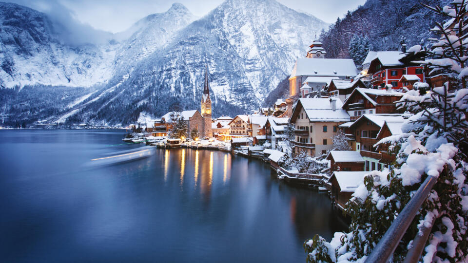 Winter,View,Of,Hallstatt,,Traditional,Austrian,Wood,Village,,Unesco,World