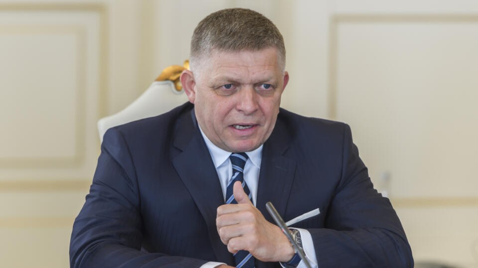 Na snímke predseda vlády SR Robert Fico (Smer-SD) počas spoločného plenárneho rokovania s prezidentom Azerbajdžanu Ilhamom Alijevom v Baku 7. mája 2024. FOTO TASR - Jaroslav Novák
