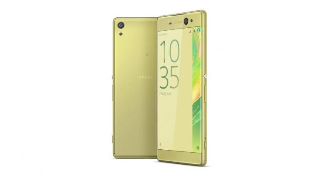 Sony Xperia XA Ultra je selfie obor s HDR bleskom