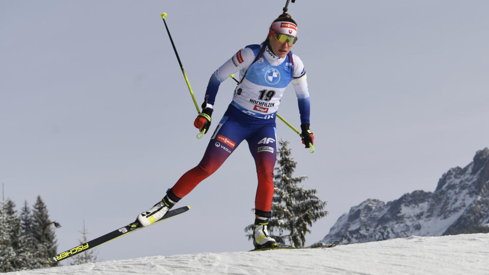 KK29 Hochfilzen - Na snímke slovenská biatlonistka Paulína Fialková na trati v piatkovom šprinte 3. kola Svetového pohára žien na 7,5 km v rakúskom Hochfilzene 11. decembra 2020. FOTO TASR/AP
Paulina Fialkova of Slovakia races in the women's 7.5 sprint race at the Biathlon World Cup in Hochfilzen, Austria, Friday, Dec.11, 2020. (AP Photo/Andreas Schaad)