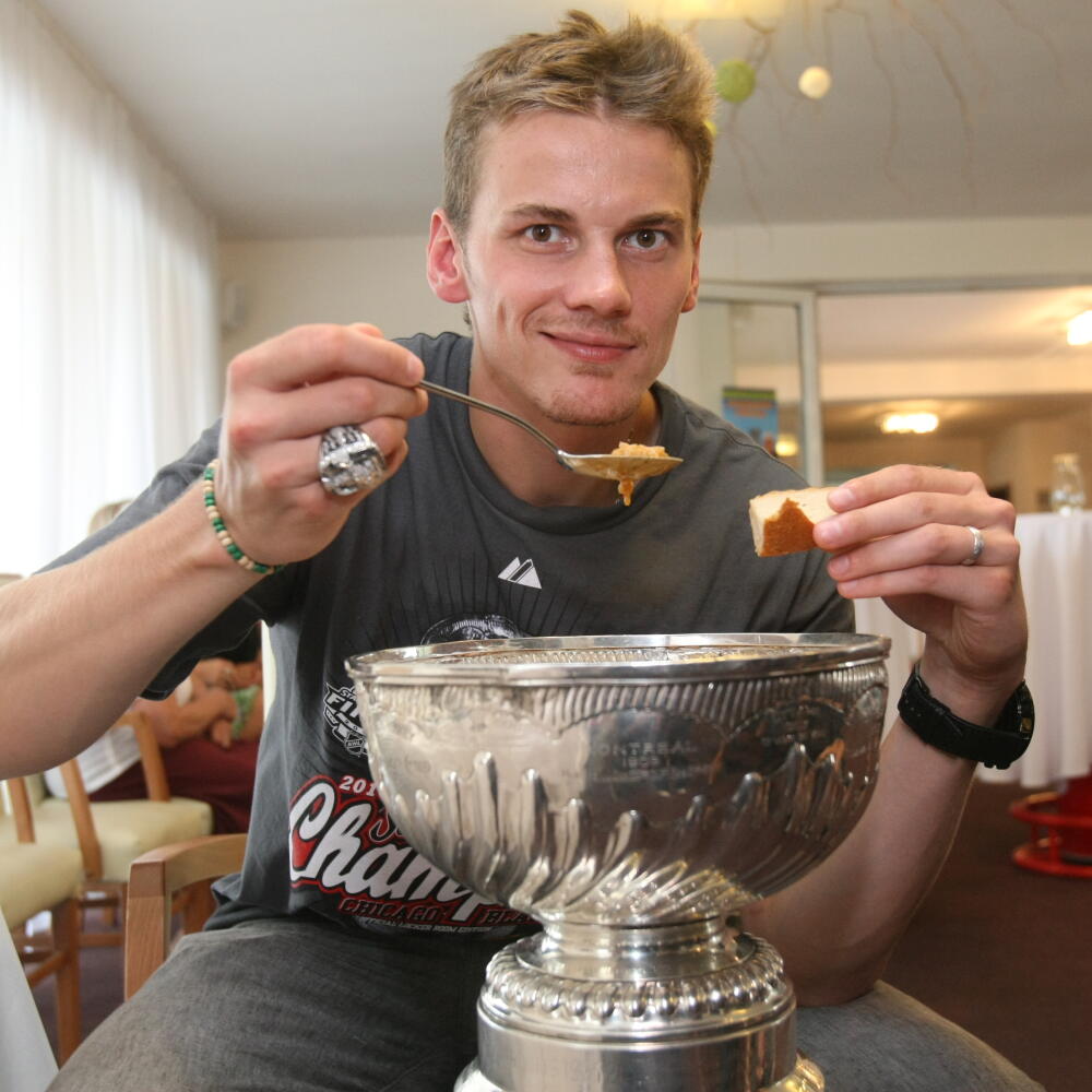 Stanley Cup v hoteli u Kopeckého a následný raut v Trenčíne