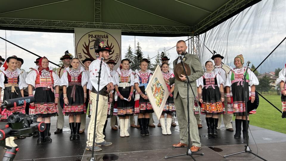 Oslava 100. výročia založenia organizovaného poľovníctva vo Važci ocenenie členom PZ Kriváň