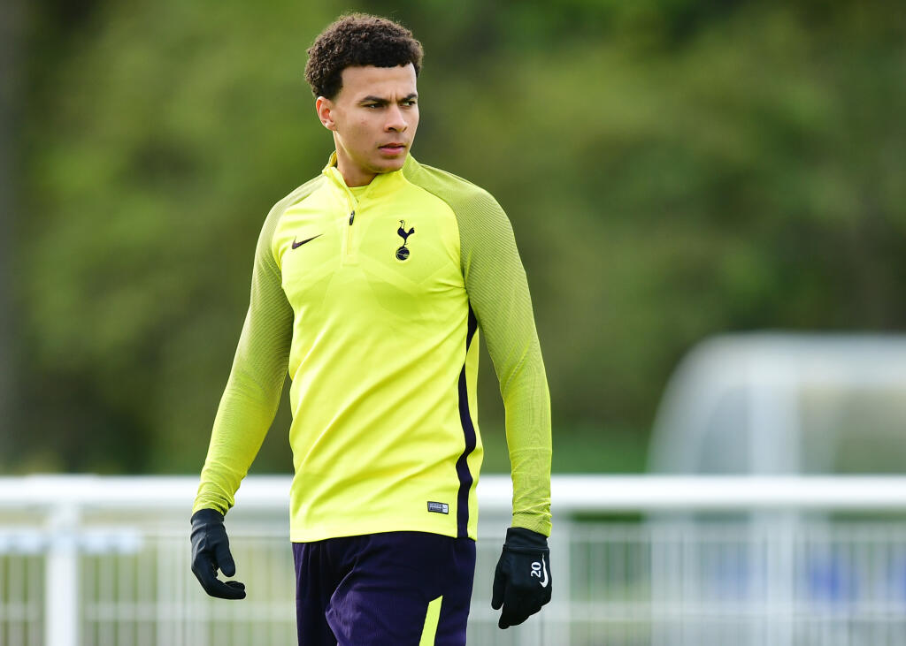 Dele Alli mal vždy dobrý kus na ženy, jedného času randil dokonca s dcérou Pepa Guardiolu