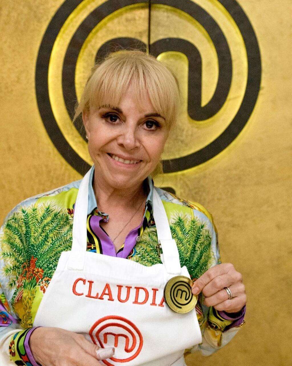 Týždeň pred smrťou Maradonu zverejnila Claudia Villafaneová informáciu, že bude súčasťou kuchárskej šou.