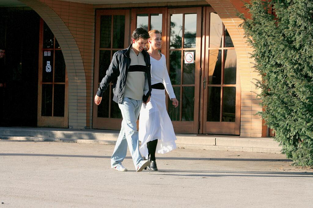 Elena Podzámska, herečka, Matej Chren, tanečný partner, tréning, Let's Dance
foto: Matej Jankovič
uverejnené: Šarm 12/2010
pôvodný súbor:IMG_foto MATEJ JANKOVIC_20735.eps