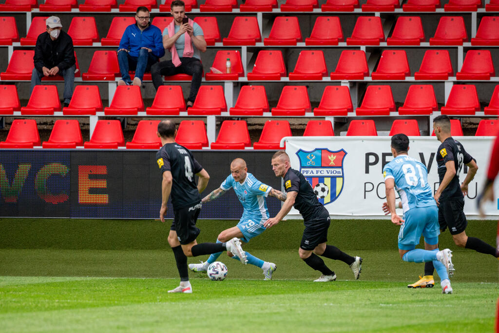 Zápas 31. kola Fortuna ligy medzí Z. Moravce a ŠK Slovan. Na snímke je Vladimír Weiss mladší