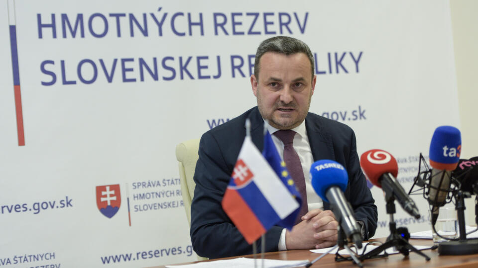 Na snímke predseda Správy štátnych hmotných rezerv SR Ján Rudolf počas tlačovej konferencie na tému Reakcia na vyjadrenia Roberta Fica o použití munície zo skladov SŠHR za 9 mil. eur, 18. mája 2023 v Bratislave. FOTO TASR - Pavol Zachar