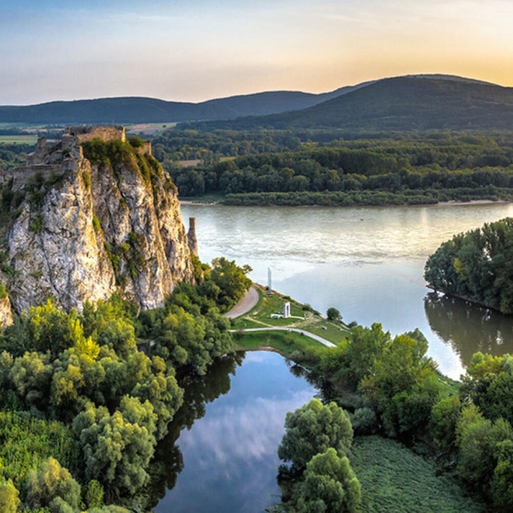 Hrad Devín pamätá éru Keltov, Rimanov aj Štúrovcov.