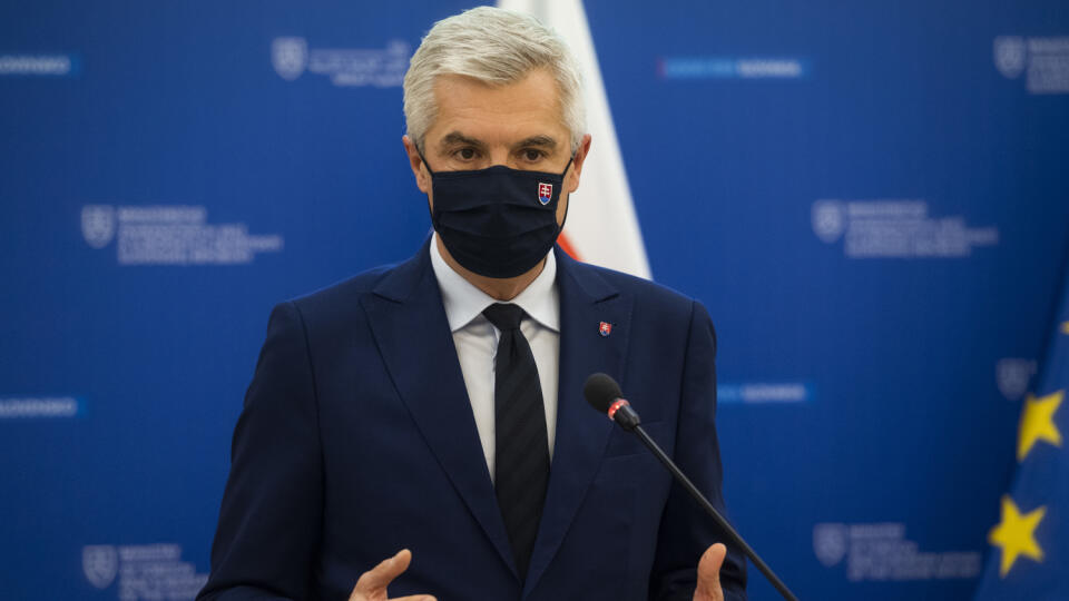 Na snímke minister zahraničných vecí a európskych záležitostí SR Ivan Korčok (nominant SaS) počas tlačovej konferencie k predstaveniu návrhov novej Bezpečnostnej a Obrannej stratégie Slovenskej republiky v Bratislave 8. decembra 2020. FOTO TASR - Jaroslav Novák