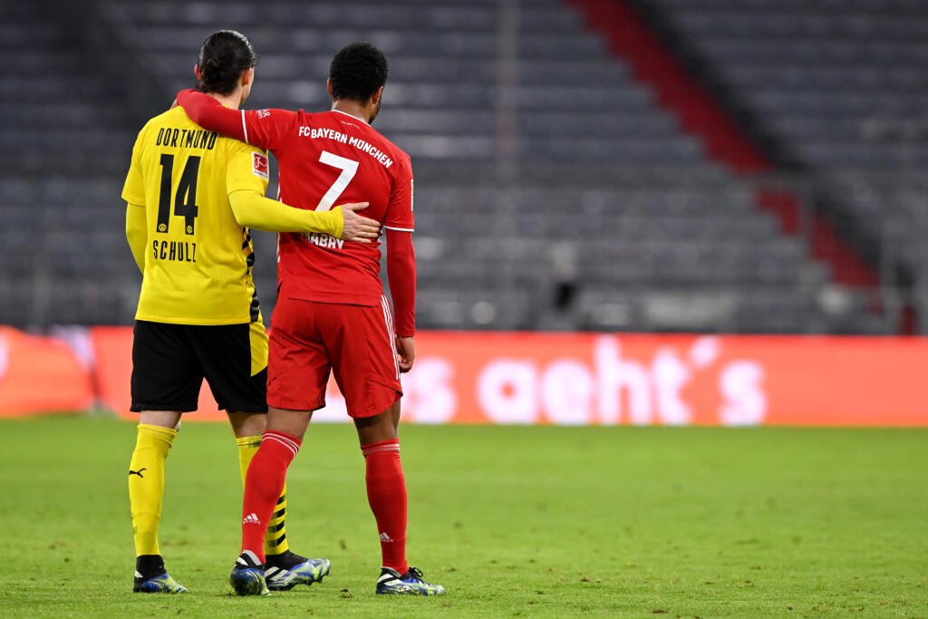 Futbalisti Bayernu Mníchov zvíťazili v sobotňajšom šlágri 24. kola najvyššej nemeckej bundesligy na domácej pôde nad Borussiu Dortmund 4:2. Na čele tabuľky majú dvojbodový náskok pred RB Lipsko.