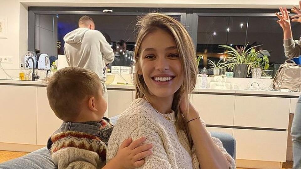 Pohľad na kuchyňu. Za linkou však nestojí Rytmus...