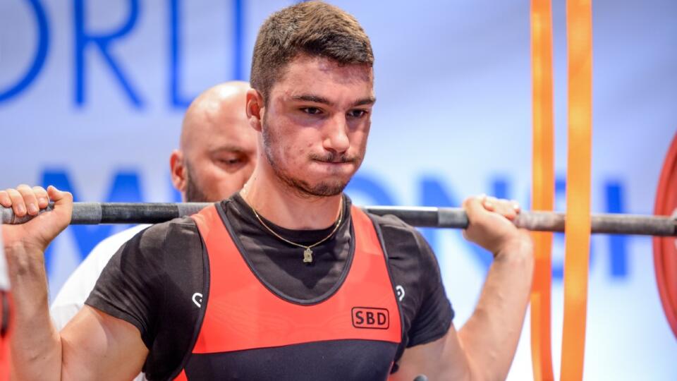 Talentovaný silový trojbojár Juraj Bakoš pôjde na MS s veľkými ambíciami