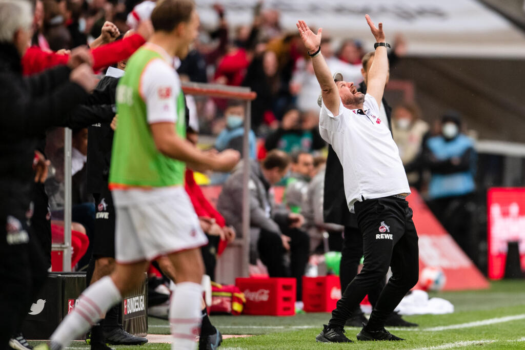 Tréner Kolína Steffen Baumgart sa teší po výhre 3:2 v zápase 29. kola nemeckej Bundesligy 1. FC Kolín - FSV Mainz 05 v Kolíne v sobotu 9. apríla 2022.