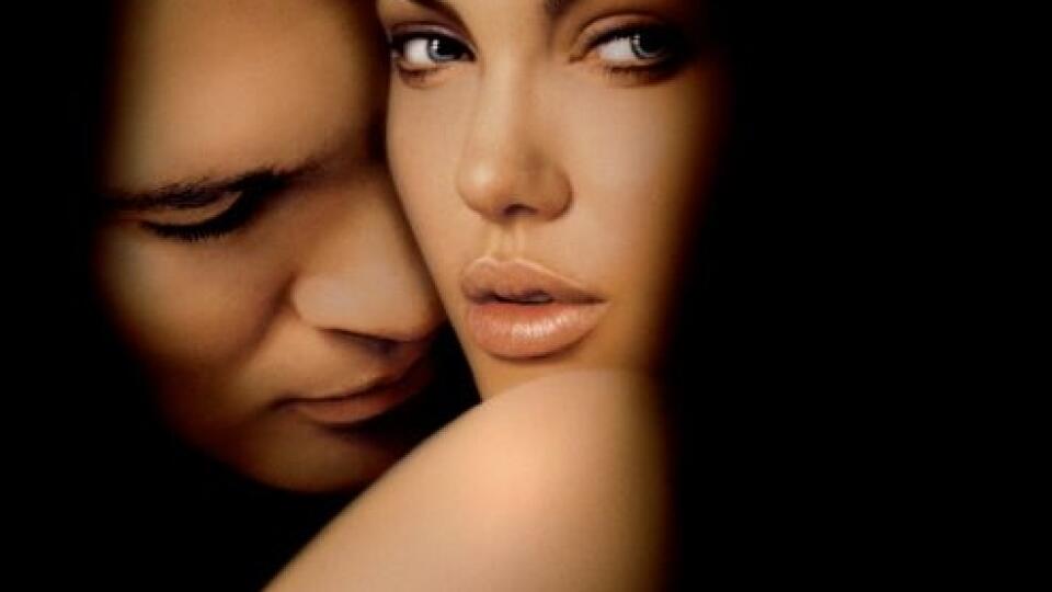Angelina Jolie a Antonio Baderas vo film Siedmy