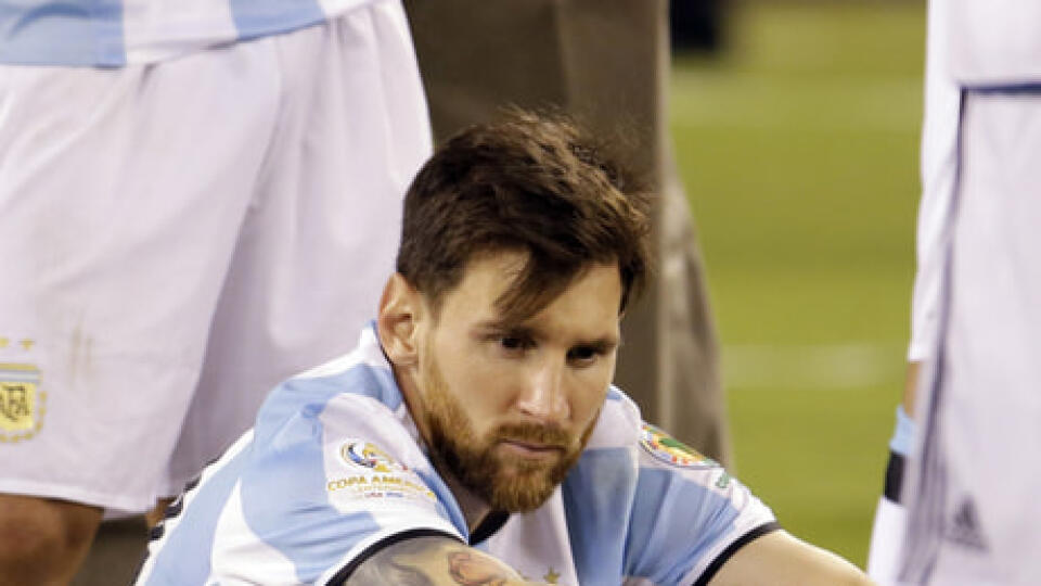 Lionel Messi sa rozhodol ukončiť reprezentačnú kariéru.