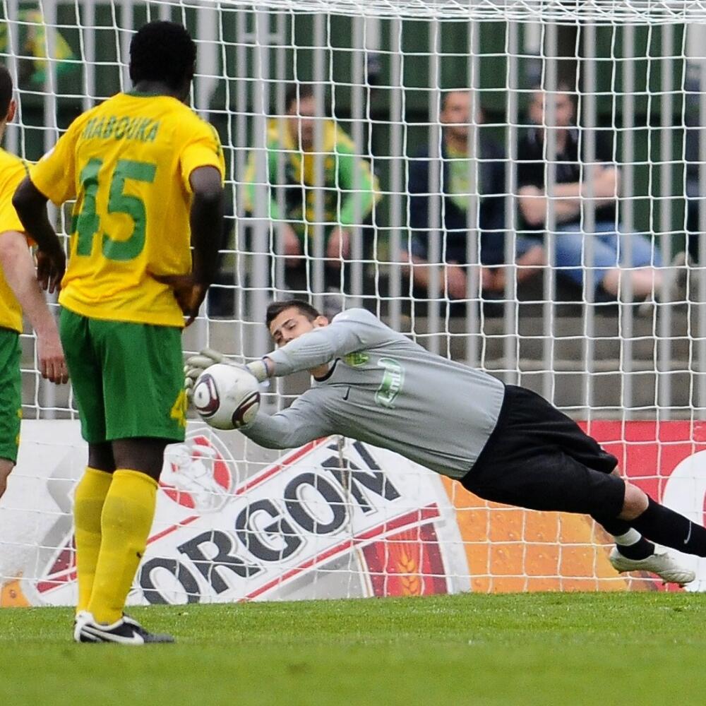 Martin Dúbravka v žilinskom drese.