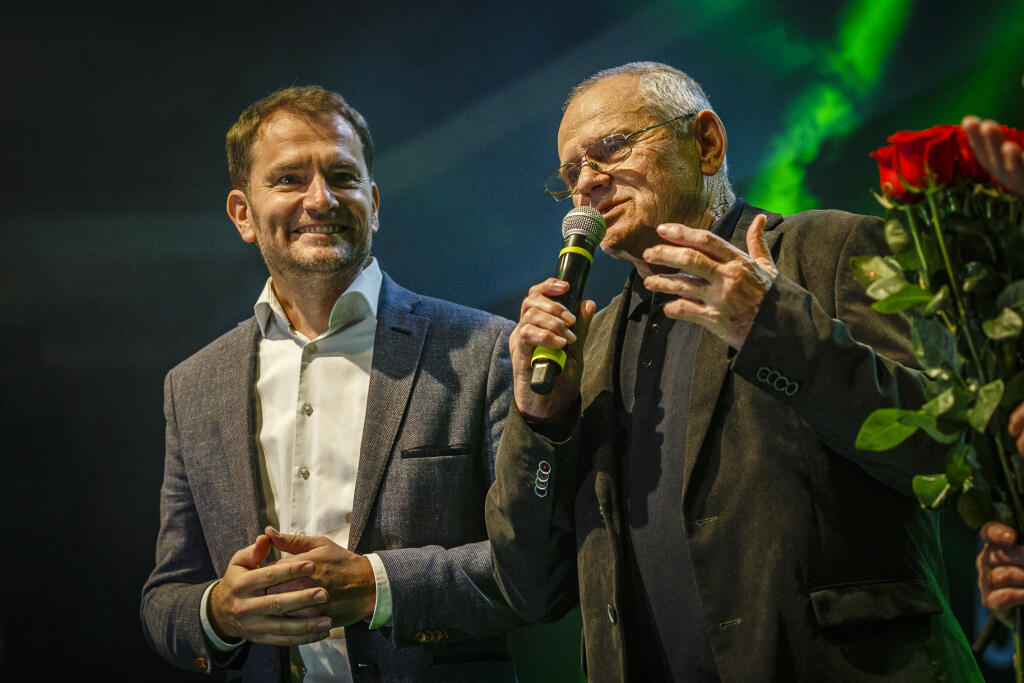 Na snímke Milan Kňažko a Igor Matovič v centrále politickej strany OĽANO počas noci volieb do Národnej rady Slovenskej republiky, 29.2.2020