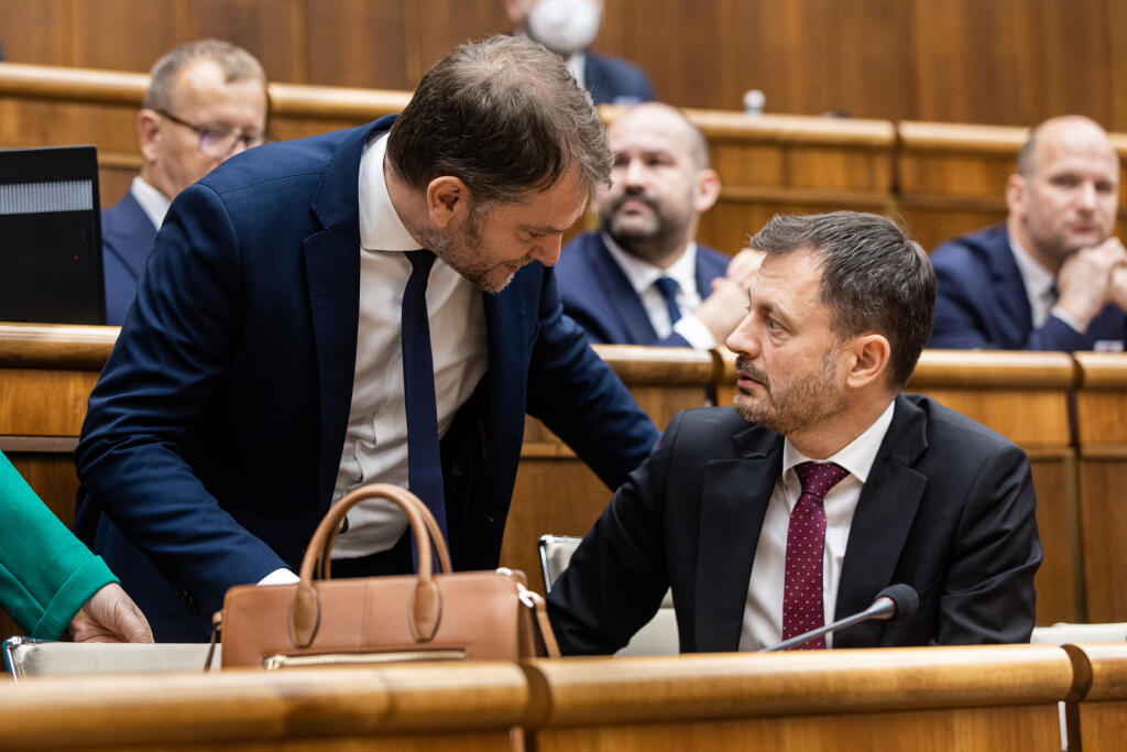 Rokovanie parlamentu o vyslovení nedôvery súčasnej vláde. Na snímke Igor Matovič a Eduard Heger.