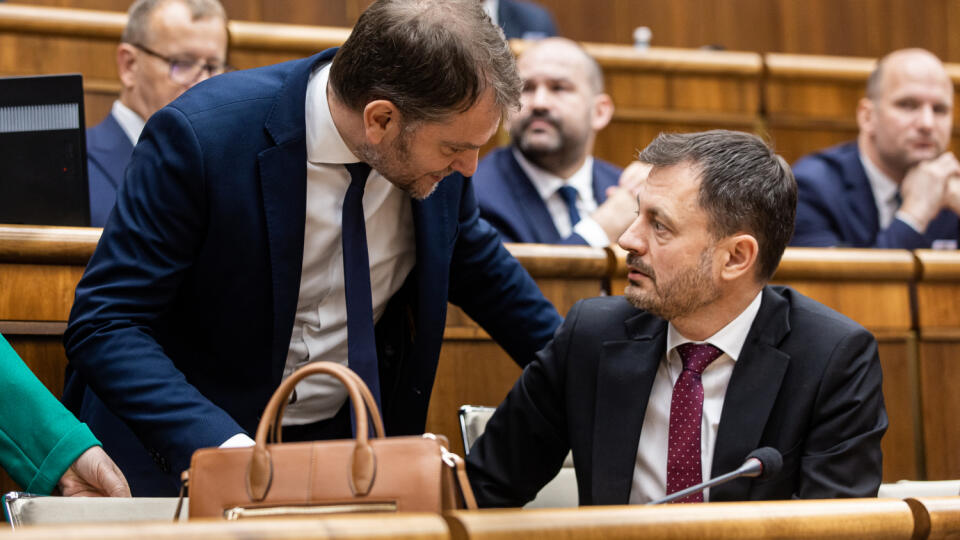Rokovanie parlamentu o vyslovení nedôvery súčasnej vláde. Na snímke Igor Matovič a Eduard Heger.