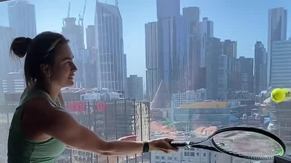 Aryna Sabalenková sa pred Australian Open vynašla: Takto trénuje v karanténe v hotelovej izbe