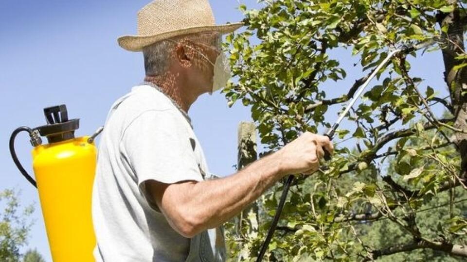 Maximálny počet aplikácií v priebehu vegetačného obdobia sú 3.