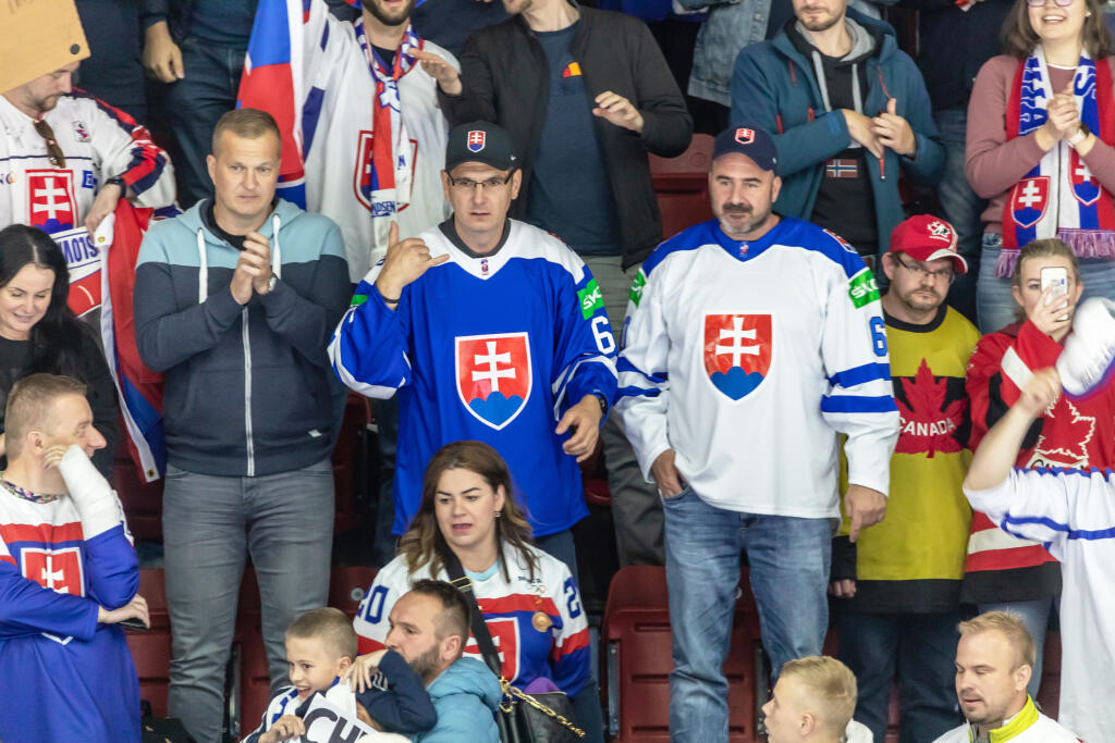 Na snímke je Juraj Slafkovský starší počas zápasu slovenskej hokejovej reprezentácie v ľadovom hokeji proti Francúzsku.