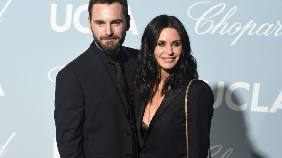 Courteney Cox je o 8 rokov staršia od svojho exmanžela Davida Arquetta, s ktorým má dcéru. Jej súčasný partner Johnny McDaid je od nej o 12 rokov mladší.