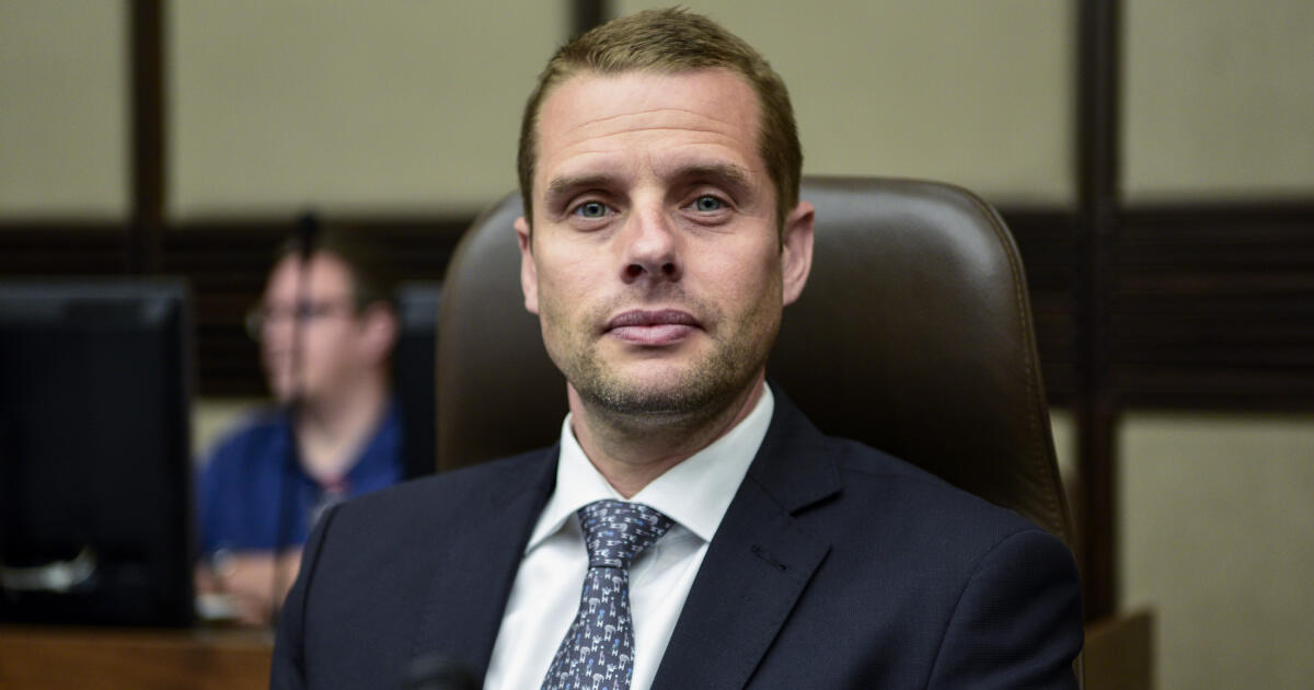 They withdrew the nomination of Klus as a member of the Court of Auditors