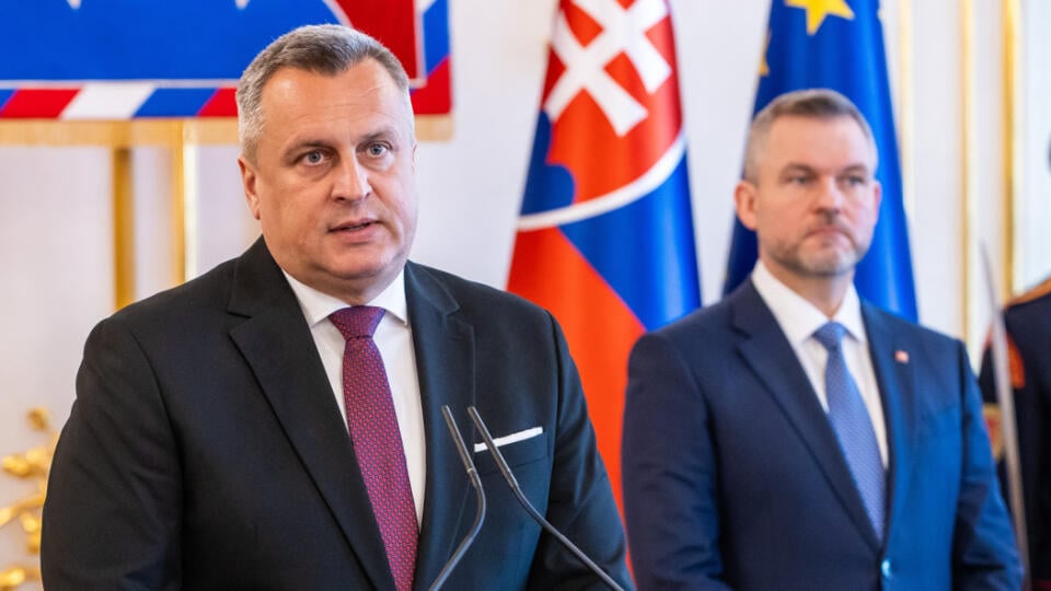 Stretnutie politických strán k zahraničnopolitickej orientácii Slovenska s prezidentom SR v prezidentskom paláci. Na snímke je Andrej Danko a prezident SR Peter Pellegrini.