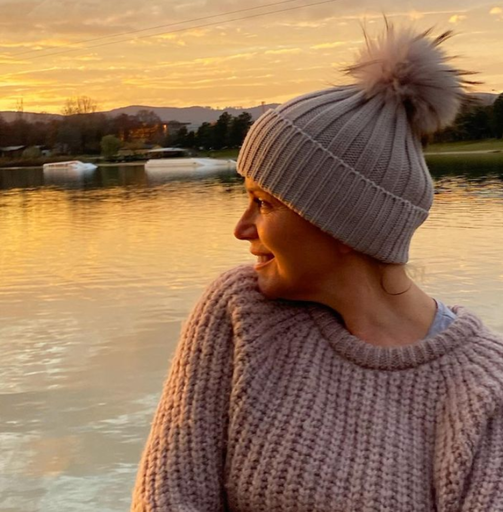 Zuzana Vačková po kúpaní v jazere.