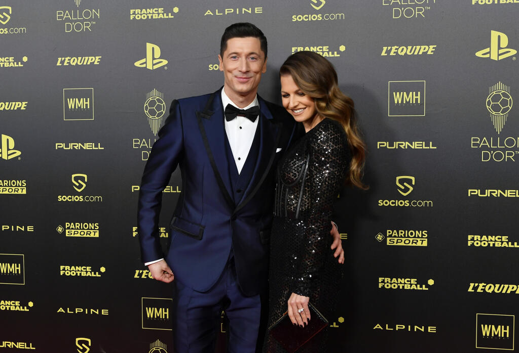 Robert Lewandowski prišiel na Zlatú loptu s pôvabnou manželkou Annou.