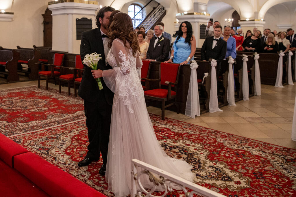 Svadba Karin Majtánovej a Petra Kremnického v Bratislave. Na snímke je Karin Majtánová a Peter Kremnický.