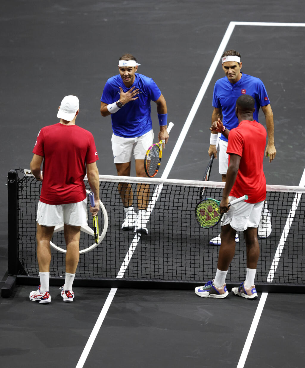 Federerovi sa splnil sen a posledný zápas kariéry si zahral po boku Rafaela Nadala, ktorý ho pripravil o niekoľko trofejí. Svoj zápas však prehrali.