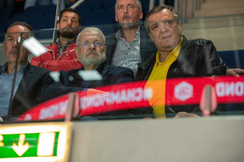 Duel sledoval aj bývalý prezident Ivan Gašparovič v spoločnosti Igora Nemečka a Dáriusa Rusnáka.
