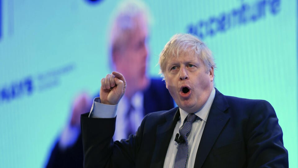 ritský premiér Boris Johnson počas prejavu na výročnej konferencii Konfederácie britského priemyslu.